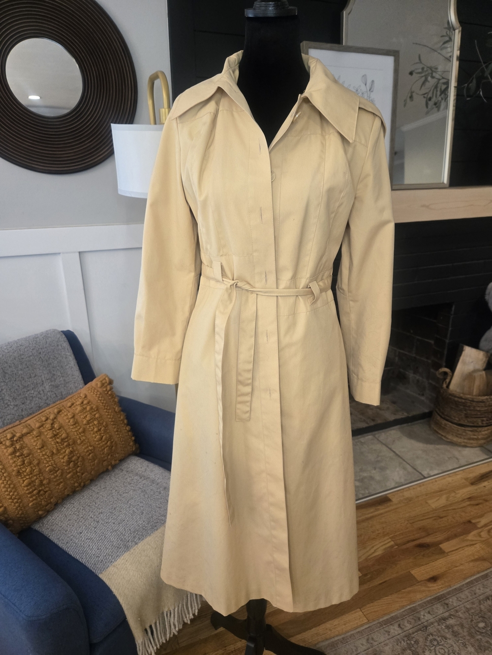 Vintage f.a.i. Classic Beige Trench Coat with Waist Tie & Hood